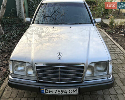 Мерседес Е-Класс, объемом двигателя 2.5 л и пробегом 344 тыс. км за 3150 $, фото 1 на Automoto.ua