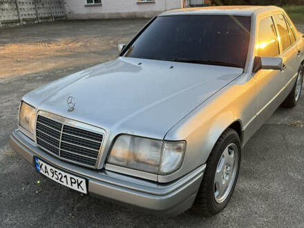 Мерседес Е-Класс 1995 в Киеве на Automoto.ua Мерседес Е-Класс, объемом двигателя 2.2 л и пробегом 400 тыс. км за 5000 $, фото 1 на Automoto.ua