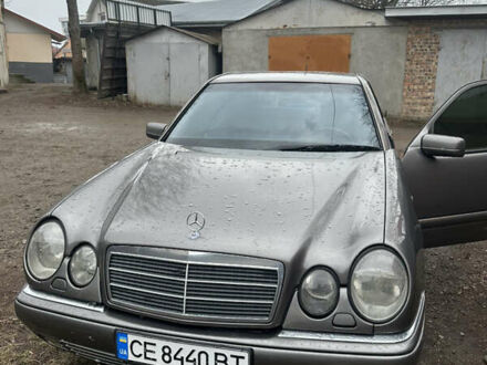 Мерседес Е-Класс, объемом двигателя 3.2 л и пробегом 330 тыс. км за 2600 $, фото 1 на Automoto.ua