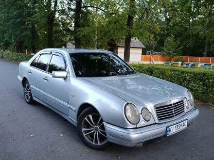 Мерседес Е-Класс, объемом двигателя 3.2 л и пробегом 530 тыс. км за 3500 $, фото 1 на Automoto.ua