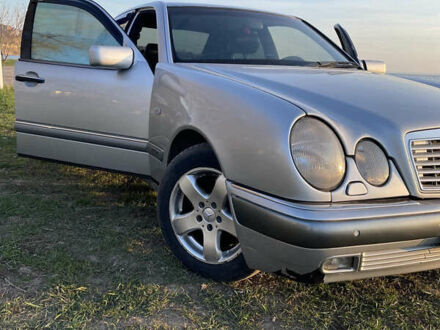 Мерседес Е-Класс 1998 в Одессе на Automoto.ua Мерседес Е-Класс, объемом двигателя 3.2 л и пробегом 380 тыс. км за 3900 $, фото 1 на Automoto.ua