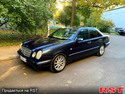 Мерседес Е-Класс 1998 в Измаиле на Automoto.ua Мерседес Е-Класс, объемом двигателя 2.8 л и пробегом 273 тыс. км за 2750 $, фото 1 на Automoto.ua