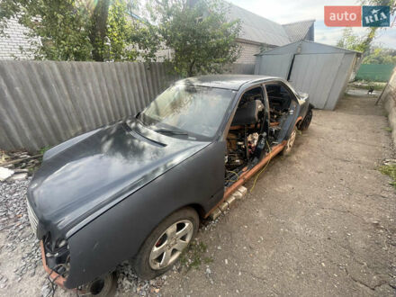 Мерседес Е-Класс, объемом двигателя 2 л и пробегом 300 тыс. км за 1500 $, фото 1 на Automoto.ua