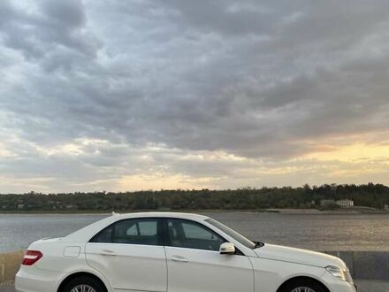 Мерседес Е-Класс 2010 в Запорожье на Automoto.ua Мерседес Е-Класс, объемом двигателя 1.8 л и пробегом 177 тыс. км за 13500 $, фото 1 на Automoto.ua