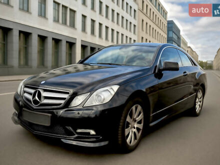 Мерседес Е-Класс, объемом двигателя 0 л и пробегом 210 тыс. км за 13000 $, фото 1 на Automoto.ua