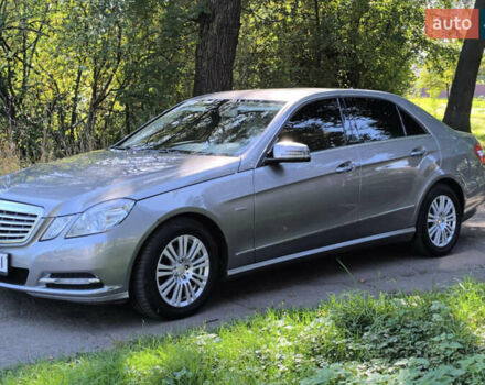 Мерседес Е-Класс, объемом двигателя 2.2 л и пробегом 242 тыс. км за 13300 $, фото 1 на Automoto.ua
