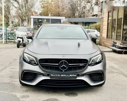 Мерседес Е-Клас, об'ємом двигуна 4 л та пробігом 64 тис. км за 89500 $, фото 1 на Automoto.ua