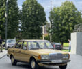 Жовтий Мерседес Е-Клас, об'ємом двигуна 2 л та пробігом 35 тис. км за 2300 $, фото 1 на Automoto.ua