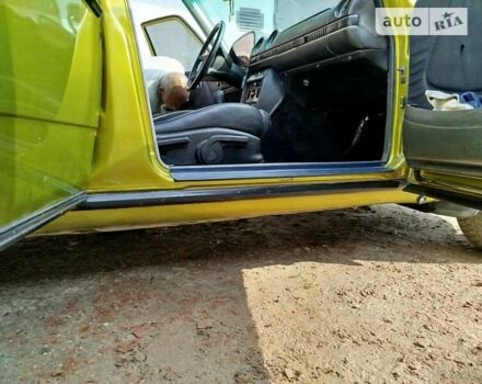 Желтый Мерседес Е-Класс, объемом двигателя 2.5 л и пробегом 390 тыс. км за 3950 $, фото 15 на Automoto.ua