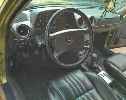 Желтый Мерседес Е-Класс, объемом двигателя 2.5 л и пробегом 390 тыс. км за 3950 $, фото 24 на Automoto.ua