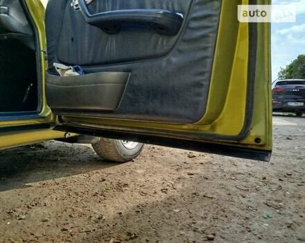 Желтый Мерседес Е-Класс, объемом двигателя 2.5 л и пробегом 390 тыс. км за 3950 $, фото 16 на Automoto.ua