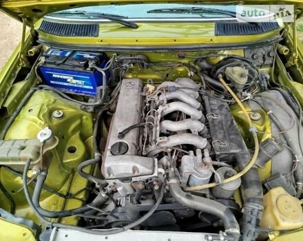 Желтый Мерседес Е-Класс, объемом двигателя 2.5 л и пробегом 390 тыс. км за 3950 $, фото 8 на Automoto.ua