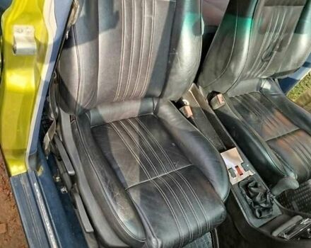 Желтый Мерседес Е-Класс, объемом двигателя 2.5 л и пробегом 390 тыс. км за 3950 $, фото 17 на Automoto.ua