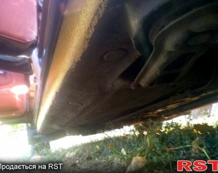 Жовтий Мерседес Е-Клас, об'ємом двигуна 2 л та пробігом 184 тис. км за 1700 $, фото 10 на Automoto.ua