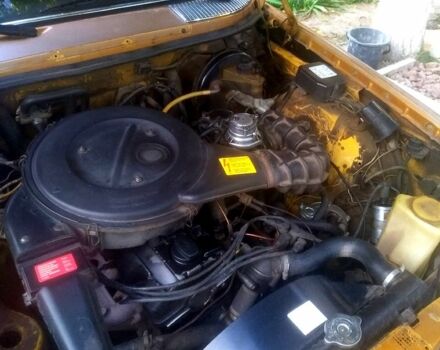 Жовтий Мерседес Е-Клас, об'ємом двигуна 2 л та пробігом 184 тис. км за 1700 $, фото 4 на Automoto.ua