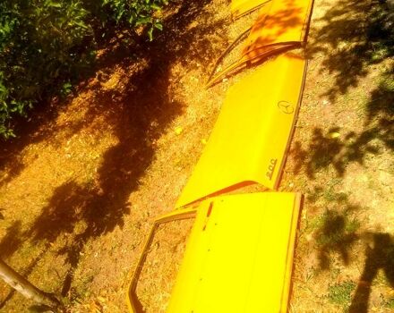 Жовтий Мерседес Е-Клас, об'ємом двигуна 2 л та пробігом 184 тис. км за 1700 $, фото 12 на Automoto.ua