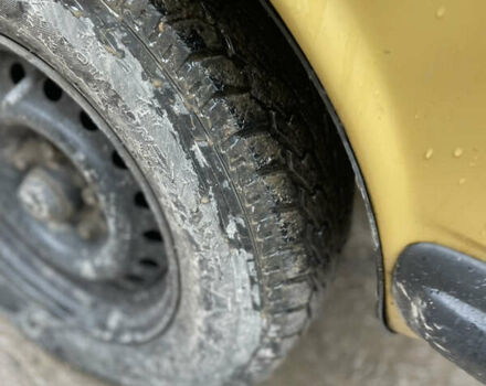 Желтый Мерседес Е-Класс, объемом двигателя 2.3 л и пробегом 330 тыс. км за 1500 $, фото 17 на Automoto.ua