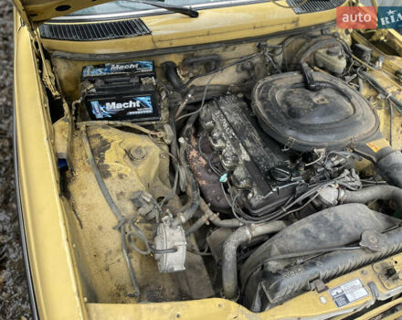 Желтый Мерседес Е-Класс, объемом двигателя 2.3 л и пробегом 330 тыс. км за 1500 $, фото 33 на Automoto.ua