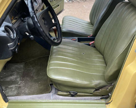 Желтый Мерседес Е-Класс, объемом двигателя 2.3 л и пробегом 330 тыс. км за 1500 $, фото 23 на Automoto.ua