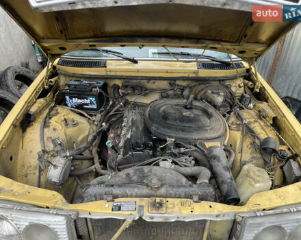 Желтый Мерседес Е-Класс, объемом двигателя 2.3 л и пробегом 330 тыс. км за 1500 $, фото 32 на Automoto.ua