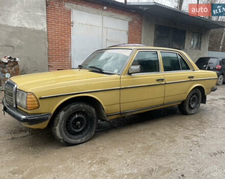 Желтый Мерседес Е-Класс, объемом двигателя 2.3 л и пробегом 330 тыс. км за 1500 $, фото 11 на Automoto.ua