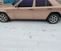 Желтый Мерседес Е-Класс, объемом двигателя 2 л и пробегом 520 тыс. км за 2000 $, фото 5 на Automoto.ua