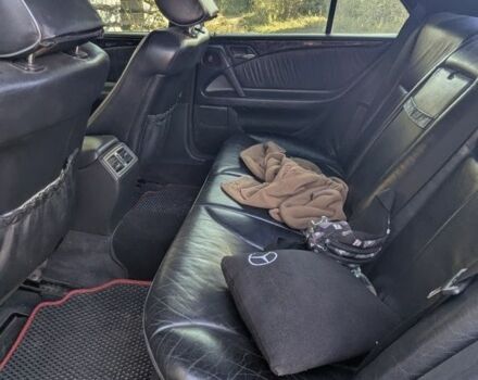 Жовтий Мерседес Е-Клас, об'ємом двигуна 2.4 л та пробігом 388 тис. км за 4000 $, фото 4 на Automoto.ua