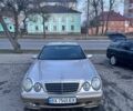 Желтый Мерседес Е-Класс, объемом двигателя 2.2 л и пробегом 299 тыс. км за 2400 $, фото 1 на Automoto.ua