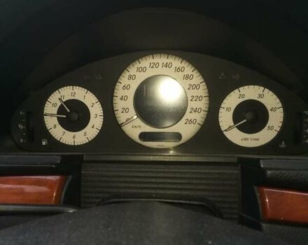 Жовтий Мерседес Е-Клас, об'ємом двигуна 2.2 л та пробігом 700 тис. км за 6500 $, фото 6 на Automoto.ua