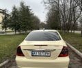 Желтый Мерседес Е-Класс, объемом двигателя 2.15 л и пробегом 280 тыс. км за 6300 $, фото 5 на Automoto.ua
