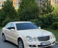 Желтый Мерседес Е-Класс, объемом двигателя 2.15 л и пробегом 300 тыс. км за 5000 $, фото 1 на Automoto.ua