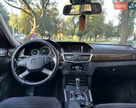 Жовтий Мерседес Е-Клас, об'ємом двигуна 2.14 л та пробігом 530 тис. км за 9999 $, фото 20 на Automoto.ua