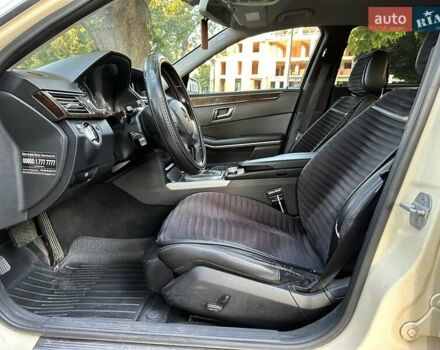 Жовтий Мерседес Е-Клас, об'ємом двигуна 2.14 л та пробігом 530 тис. км за 9999 $, фото 21 на Automoto.ua