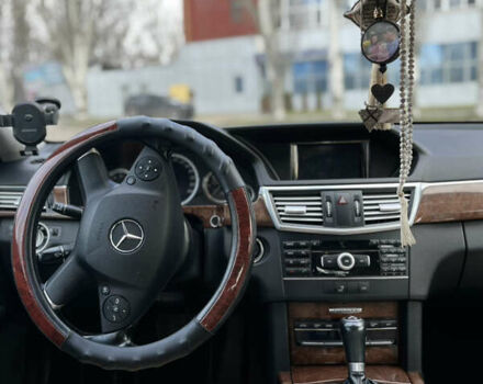 Желтый Мерседес Е-Класс, объемом двигателя 2.14 л и пробегом 220 тыс. км за 11900 $, фото 16 на Automoto.ua