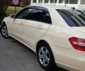 Желтый Мерседес Е-Класс, объемом двигателя 2.14 л и пробегом 577 тыс. км за 8000 $, фото 13 на Automoto.ua