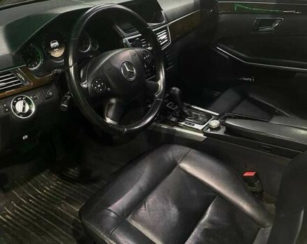 Желтый Мерседес Е-Класс, объемом двигателя 1.8 л и пробегом 340 тыс. км за 9299 $, фото 5 на Automoto.ua