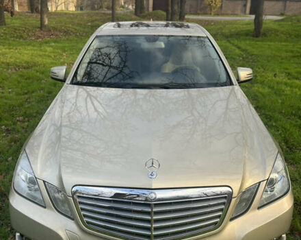 Желтый Мерседес Е-Класс, объемом двигателя 2.14 л и пробегом 220 тыс. км за 11900 $, фото 8 на Automoto.ua