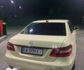 Желтый Мерседес Е-Класс, объемом двигателя 1.8 л и пробегом 340 тыс. км за 9299 $, фото 3 на Automoto.ua
