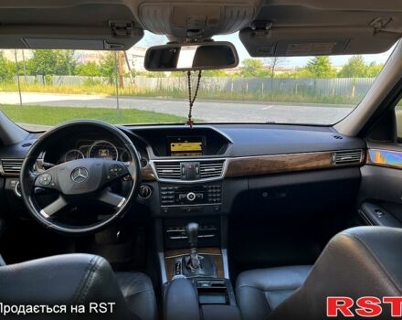 Жовтий Мерседес Е-Клас, об'ємом двигуна 1.8 л та пробігом 336 тис. км за 11000 $, фото 6 на Automoto.ua