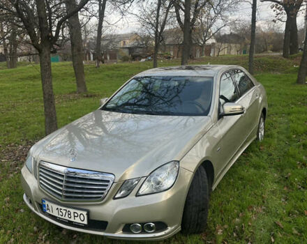 Желтый Мерседес Е-Класс, объемом двигателя 2.14 л и пробегом 220 тыс. км за 11900 $, фото 7 на Automoto.ua