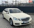 Желтый Мерседес Е-Класс, объемом двигателя 1.8 л и пробегом 350 тыс. км за 8500 $, фото 3 на Automoto.ua