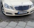 Желтый Мерседес Е-Класс, объемом двигателя 2.14 л и пробегом 577 тыс. км за 8000 $, фото 12 на Automoto.ua