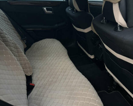 Желтый Мерседес Е-Класс, объемом двигателя 2.14 л и пробегом 220 тыс. км за 11900 $, фото 12 на Automoto.ua