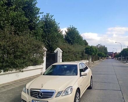 Жовтий Мерседес Е-Клас, об'ємом двигуна 2.2 л та пробігом 385 тис. км за 9500 $, фото 5 на Automoto.ua