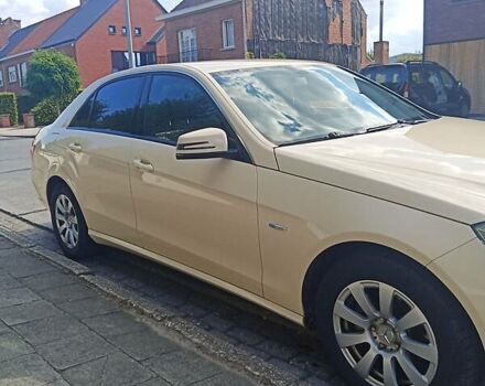 Жовтий Мерседес Е-Клас, об'ємом двигуна 2.2 л та пробігом 385 тис. км за 9500 $, фото 4 на Automoto.ua