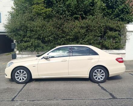 Жовтий Мерседес Е-Клас, об'ємом двигуна 2.2 л та пробігом 385 тис. км за 9500 $, фото 1 на Automoto.ua