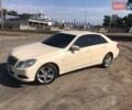 Желтый Мерседес Е-Класс, объемом двигателя 2.14 л и пробегом 430 тыс. км за 10300 $, фото 2 на Automoto.ua