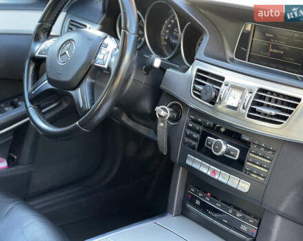 Желтый Мерседес Е-Класс, объемом двигателя 2.14 л и пробегом 470 тыс. км за 9800 $, фото 20 на Automoto.ua