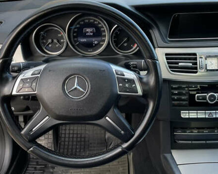 Желтый Мерседес Е-Класс, объемом двигателя 2.1 л и пробегом 475 тыс. км за 10500 $, фото 6 на Automoto.ua