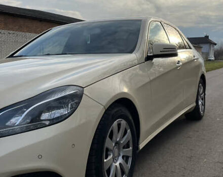 Желтый Мерседес Е-Класс, объемом двигателя 2.1 л и пробегом 475 тыс. км за 10500 $, фото 2 на Automoto.ua